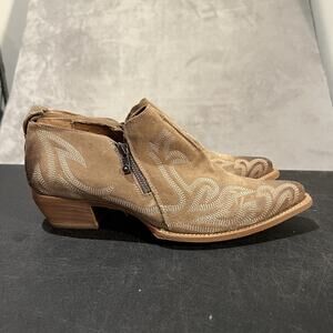 Frye Boots Sacha Primrose Shootie Womens 11 B Tan Suede Western Ankle Zip Cowboy
